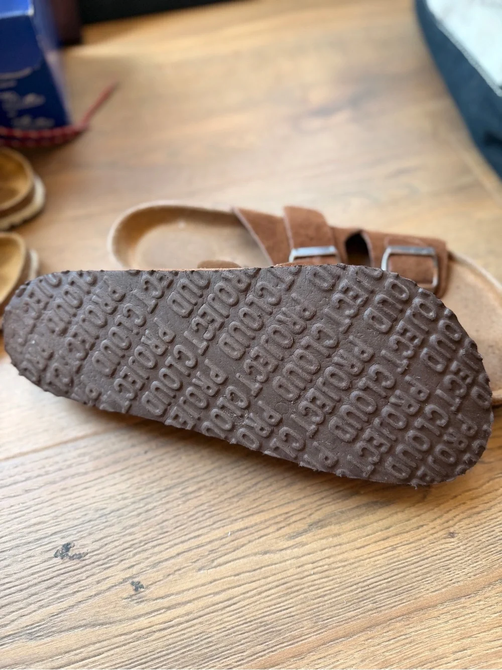 Project Cloud comfortable brown